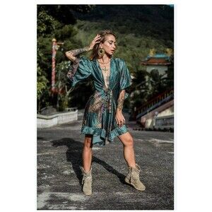 Eva Moon Women’s Short Kimono Robe Green One Size Bohemian Indie Whimsical Chic